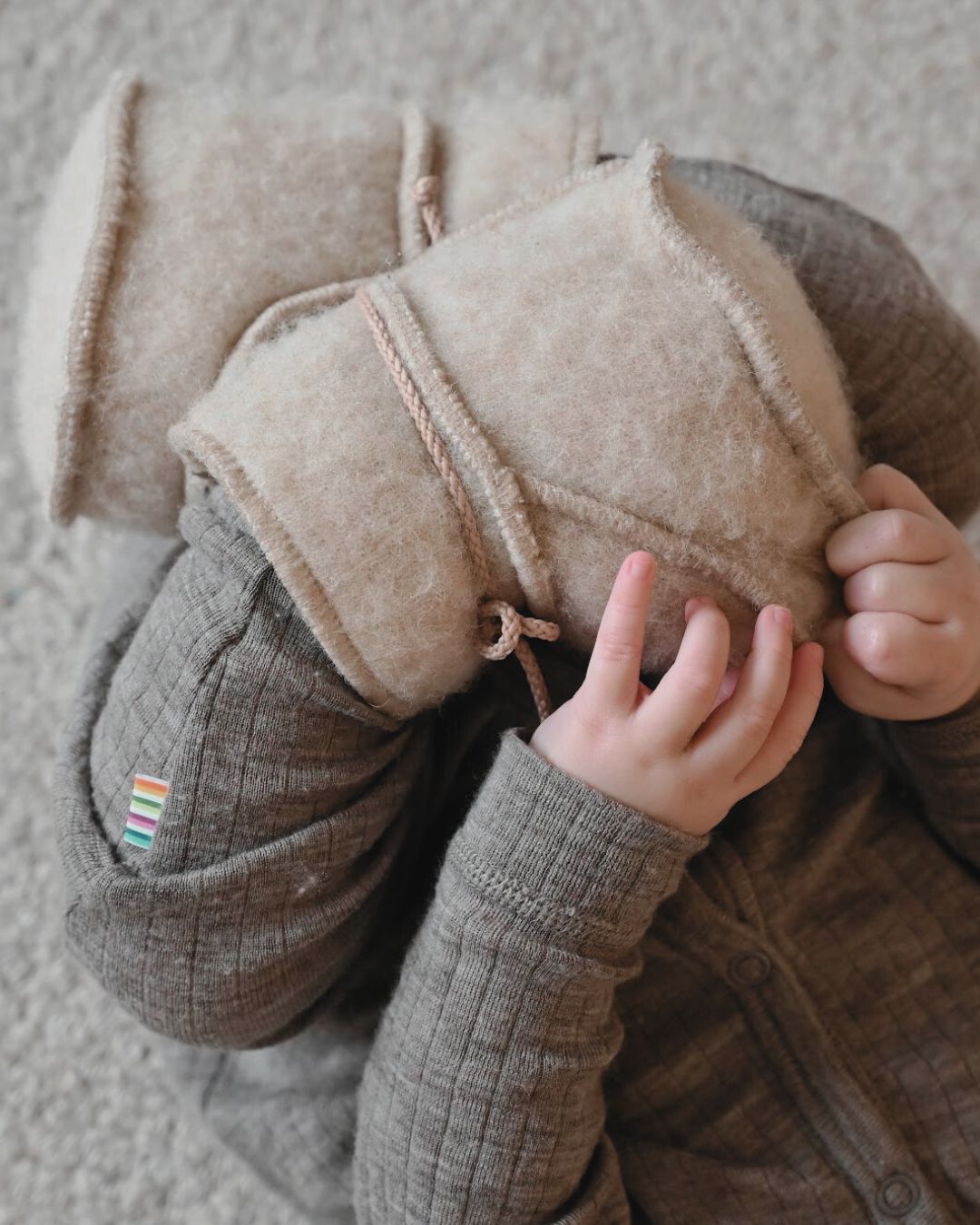 Babyhjemmesko i uld - Beige (3-6 måneder) - The Cozy Sheep