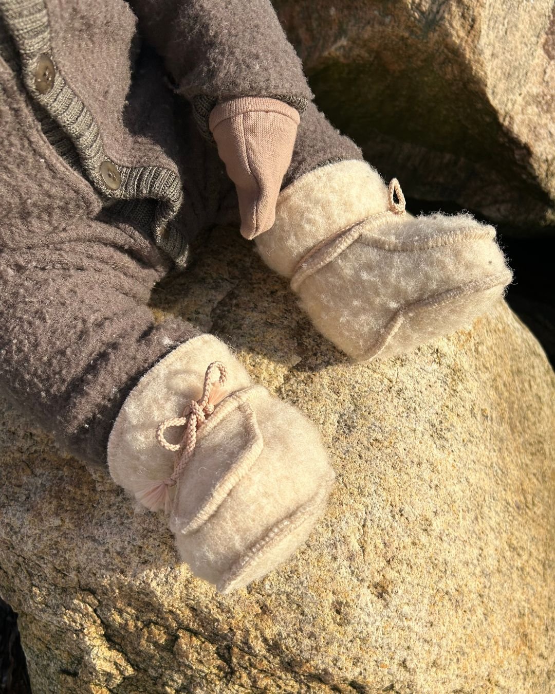 Babyhjemmesko i uld - Beige (3-6 måneder) - The Cozy Sheep